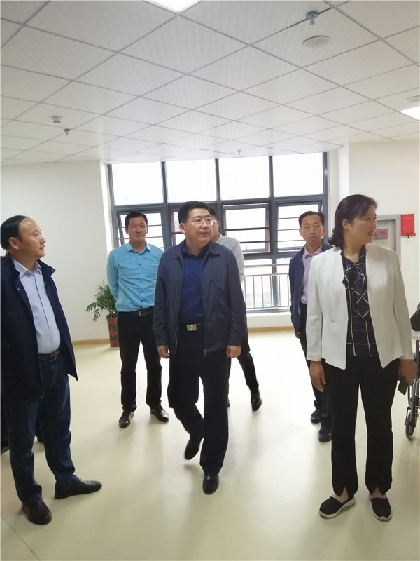 滁州市政府党组成员、副市长李宝君等领导莅临我们安居养老护理中心视察工作